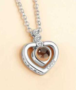 Heart-shaped projection pendant